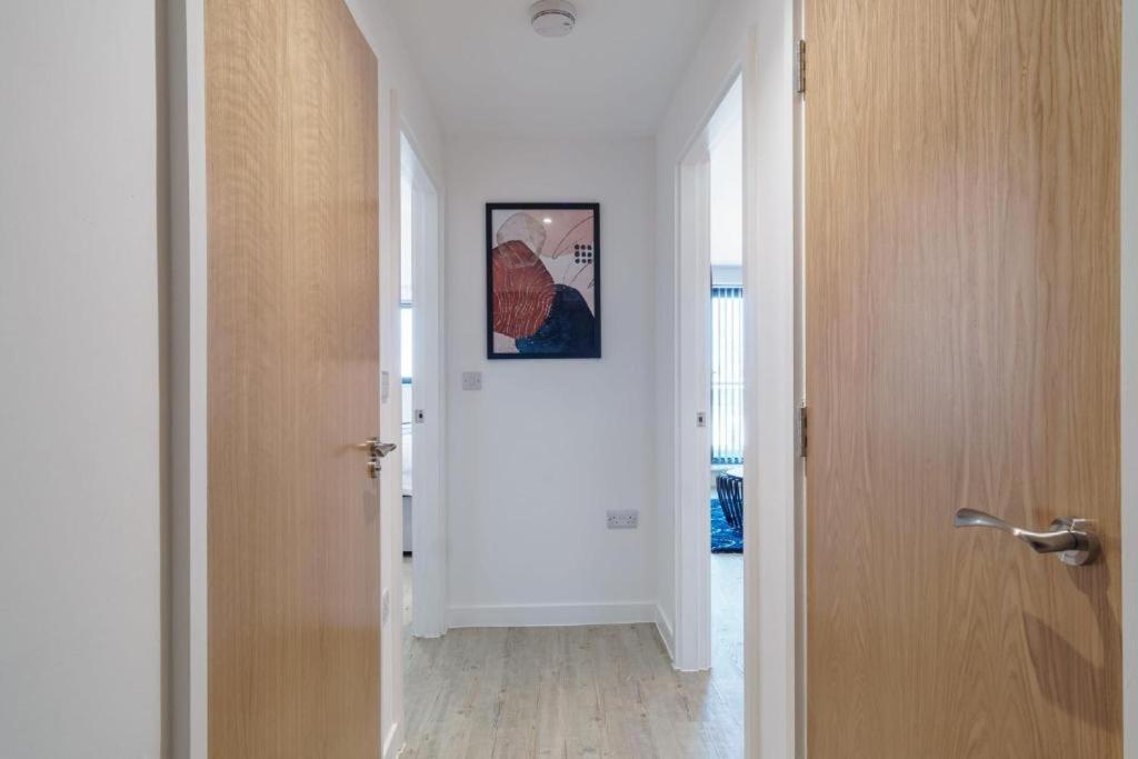 Stylish & Spacious Salford Quays One Bedroom High Floor Apartment With Balcony Manchester Eksteriør billede